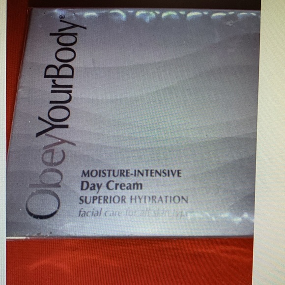 ObeyYourBody Moisture Intensive Day Cream with Dead Sea Minerals - Picture 2 of 3